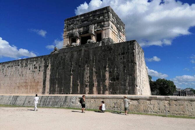 Tour to Chichen Itza & Cenotes Ik kill & Hubiku from Cancun - Frequently Asked Questions