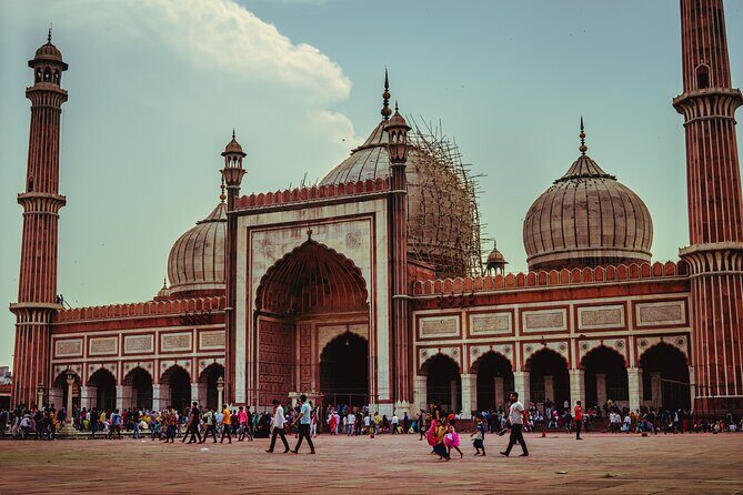 Tour to New & Old Delhi with guide and tranfer - Day 2: Exploring Old Delhi in Depth