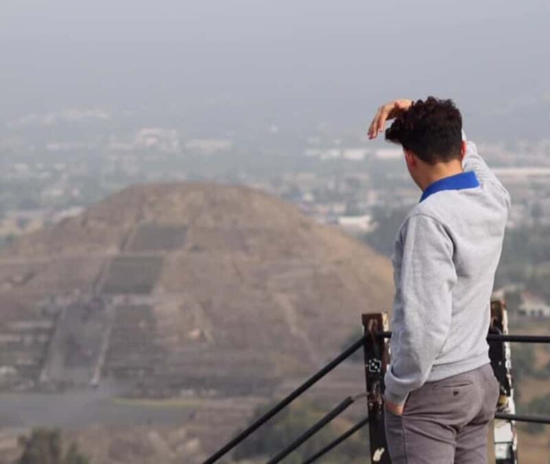 Tour to Teotihuacan by panoramic minibus - Authenticity and the Experience