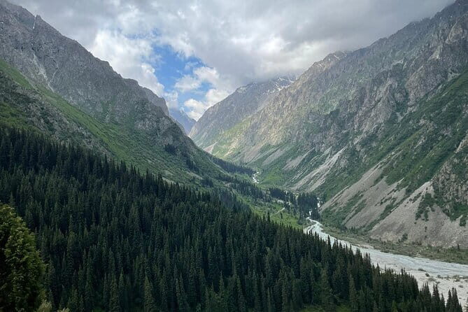 Tour to the Ala Archa National Park - The Main Stops and What to Expect