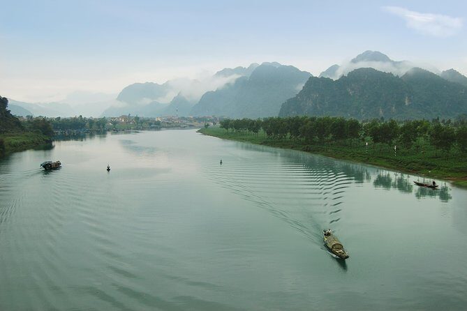 Tour to the caves ONE DAY tour to Phong Nha and Paradise caves - Exploring the Wonders of Phong Nha and Paradise Caves: A Complete Review