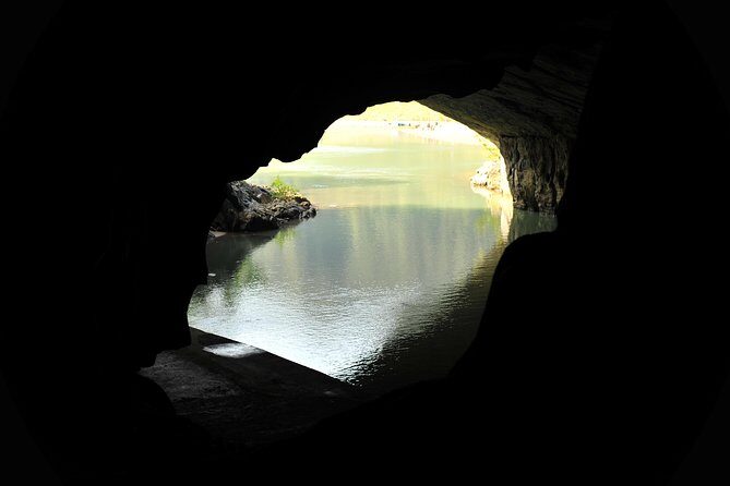 TOUR TO THE CAVES - Paradise & Dark caves from Dong hoi city - Transportation and Group Size