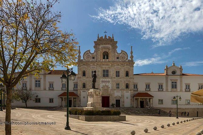 Tour/transfer Lisbon Porto or Porto Lisbon with 3 stops - Exploring the Route: What to Expect from Each Stop