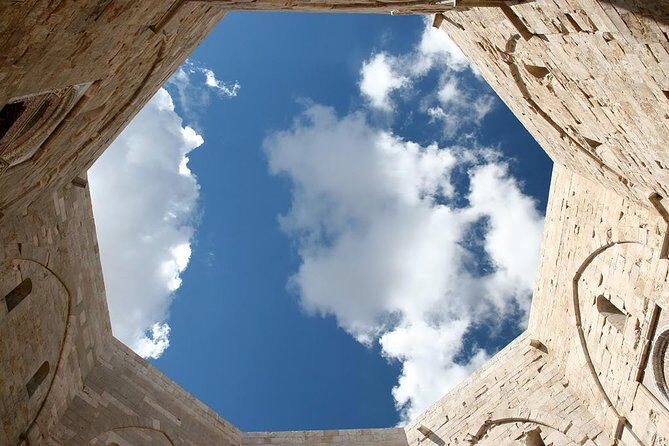 Tour with transfer from Bari to Castel del Monte - Key Points
