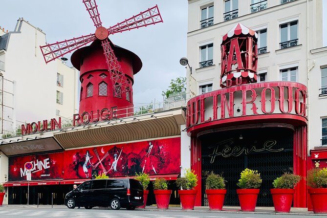 Tourist outing at the Moulin Rouge - FAQs