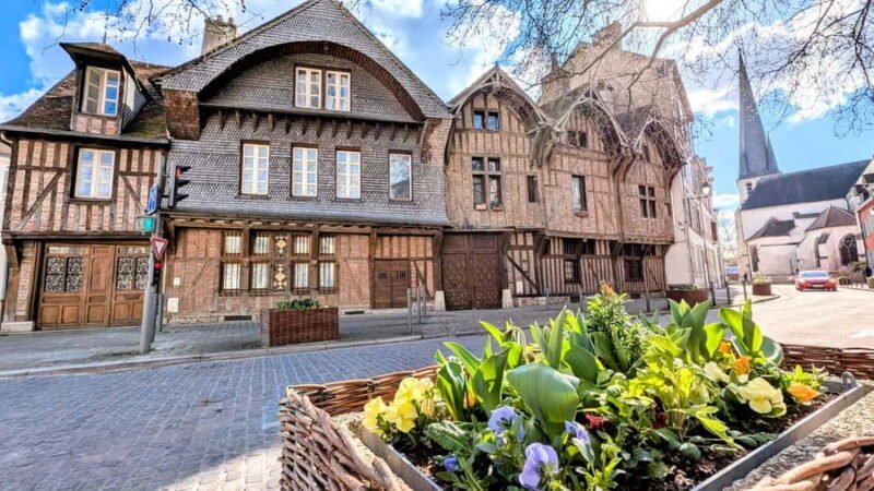 Tourist walk through the historic center of Troyes - FAQs
