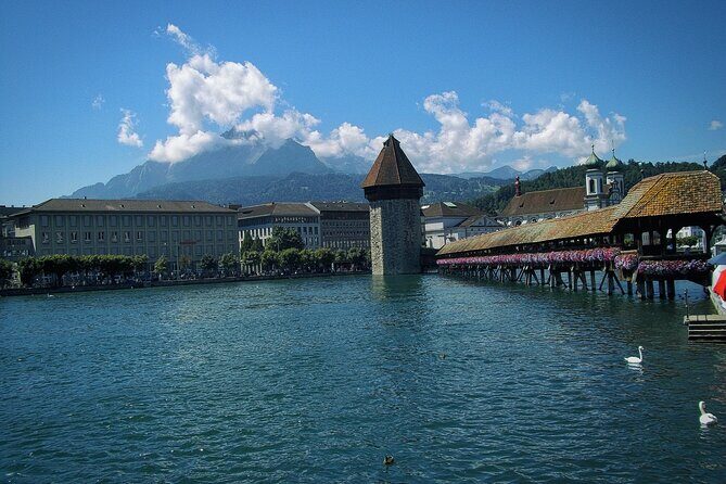 Touristic highlights of Lucerne on a Private half day tour with a local - The Experience of Walking Through Lucerne