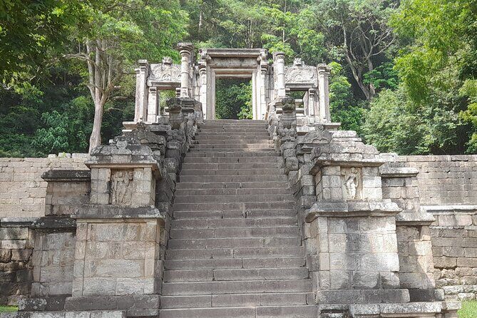 Tours and Transportation in Sri Lanka - Practical Details & Tips