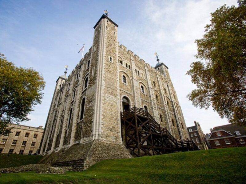 Tower of London: Early Access with Crown Jewels & Beefeaters - Practical Considerations and Logistics