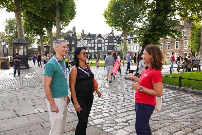 Tower of London: Guided Tour with Thames River Cruise - FAQs