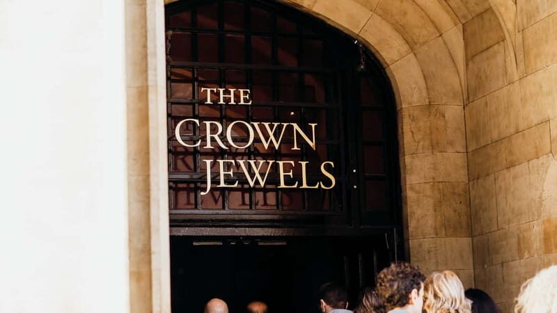 Tower of London Tour with Crown Jewels, plus River Cruise - Key Points