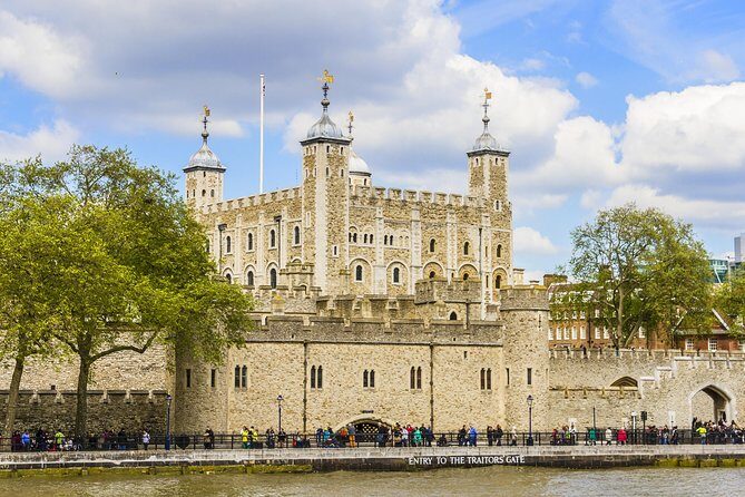 Tower of London with London Hop-On Hop-Off Tour and River Cruise - FAQ