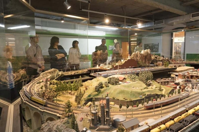 Toy Museum: toys belonging to Anna Maria and Salvador Dalí and García Lorca - Key Points