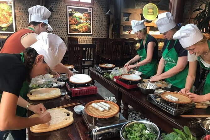 Traditional Dishes Hanoi Cooking Class with Market Trip - Key Points