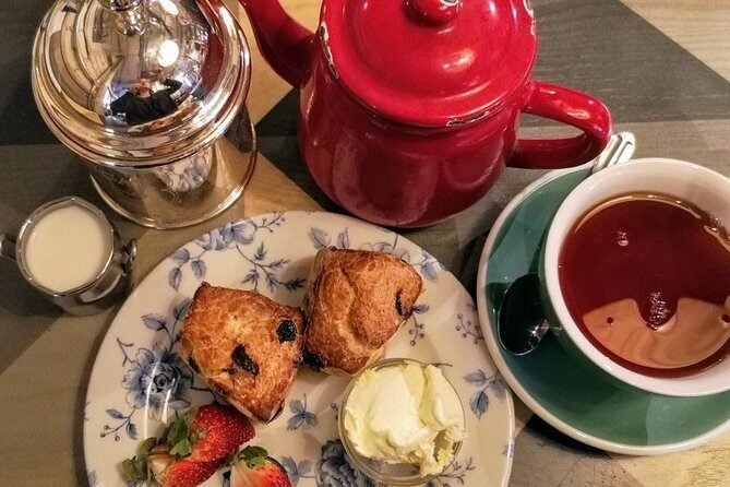 Traditional English Walking Food Tour With London Food Tours - Starting Point and Initial Impressions