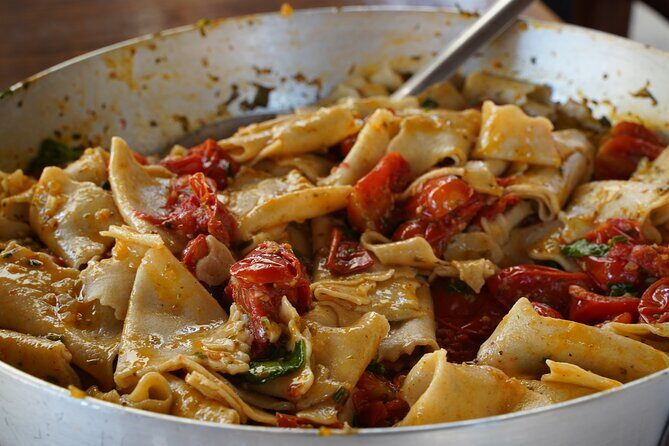 Traditional Farmhouse Cooking Experience in Lucca with Lunch or Dinner - What Makes This Experience Stand Out?