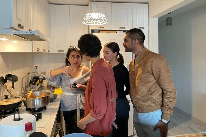 Traditional Home Cooking with a Local in stanbul City Center - Key Points