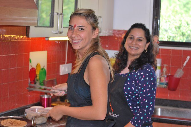 Traditional Indian Home Cooking Class and Market Tour in New Delhi - Diving Into the Experience