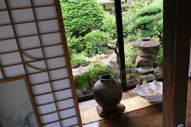 Traditional Japanese Food Tour with a Food Expert - Key Points