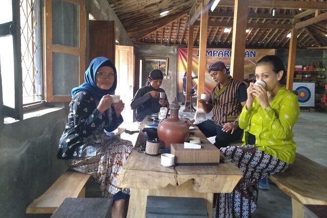 Traditional Javanese Archery Class - An In-Depth Look at the Traditional Javanese Archery Class