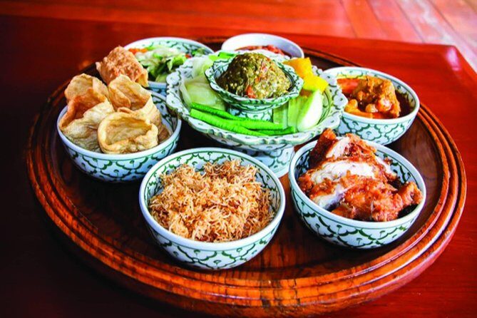 Traditional Khum Khantoke Dinner from Chiang Mai with Cultural Dance Show - What Is the Traditional Khantoke Dinner Experience?