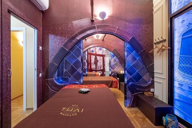Traditional Thai Massage of 60 min at THAI SPA MASSAGE BARCELONA - The Practitioners and the Authentic Touch