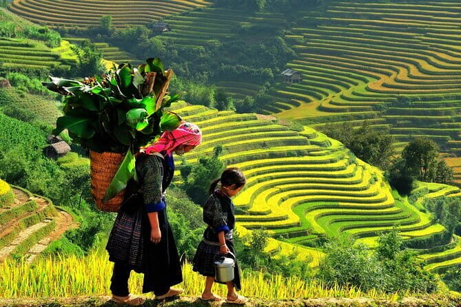 Train Street, Duong Lam village, Quintessence of Tonkin Show Tour - FAQs