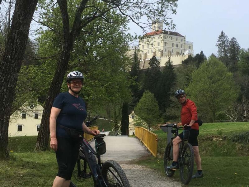 Trakoan: Bike tour to the cave, castle and volcano - Ride Through the Countryside to Vindija Cave