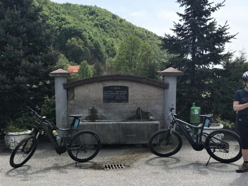 Trakoan: Bike tour to the cave, castle and volcano - What to Bring and Wear