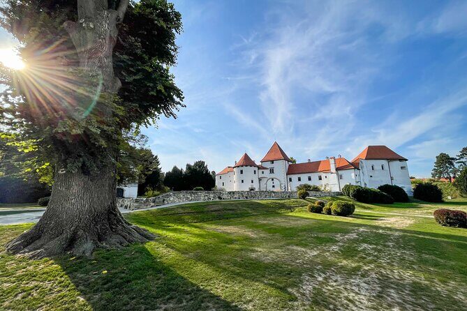 Trakoan Castle & Varadin - Private tour from Zagreb - Key Points