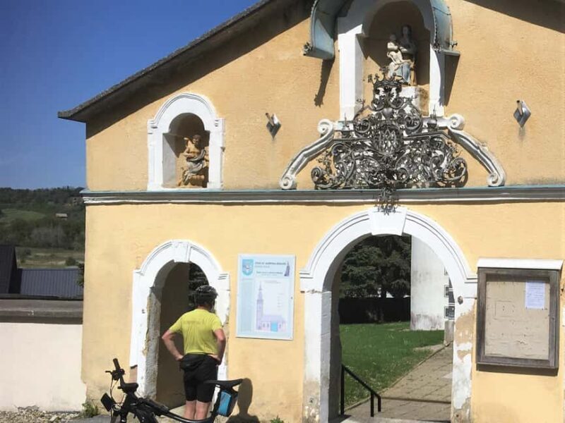 Trakoan: Lakes and Mystical Castles Guided Bike Tour - FAQ