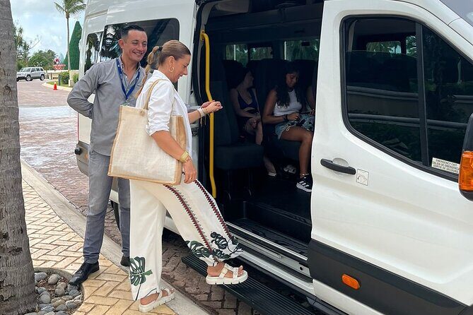 Transfer Airport to Hotel Nickelodeon from 1 to 8 persons - FAQ