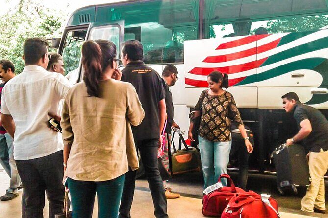 Transfer between Colombo Airport (CMB) and Cranford Villa, Bandarawela - Who Should Book This Transfer?