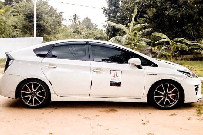 Transfer between Colombo Airport (CMB) and Helga's Folly, Kandy - Additional Information and Tips