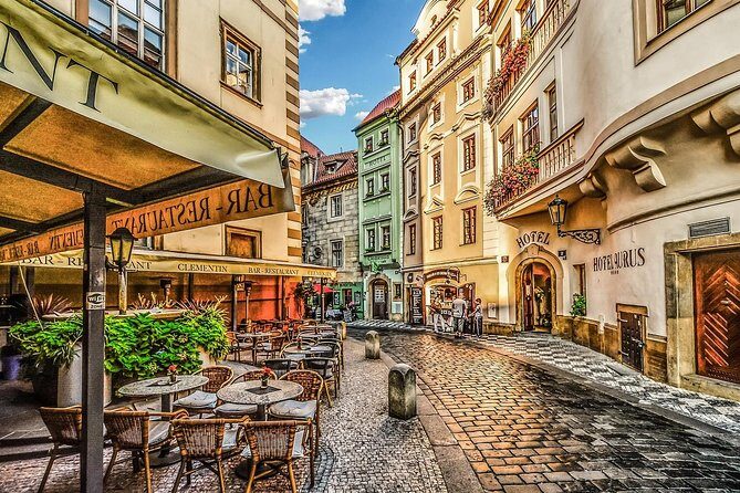 Transfer from Karlovy Vary to Prague: Private daytrip with 2h for sightseeing - FAQ