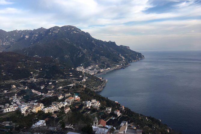 Transfer from Positano to Naples - An In-Depth Look at the Transfer Experience