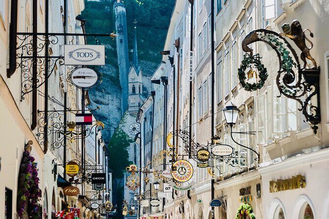 Transfer from Prague to Salzburg with Tour Stop in Cesky Krumlov - An in-depth review of your Prague to Salzburg journey