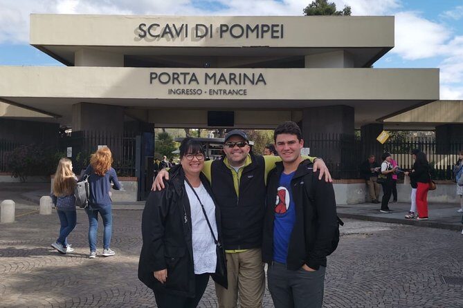 Transfer Sorrento to/from Rome optional Pompeii Stop - Frequently Asked Questions