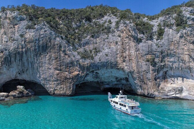 Transfer to the Bue Marino Caves and Cala Luna - Who this tour suits best