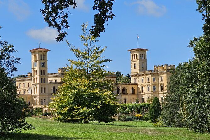 Transfers between Southampton and London via famous attractions - A Detailed Look at the Experience