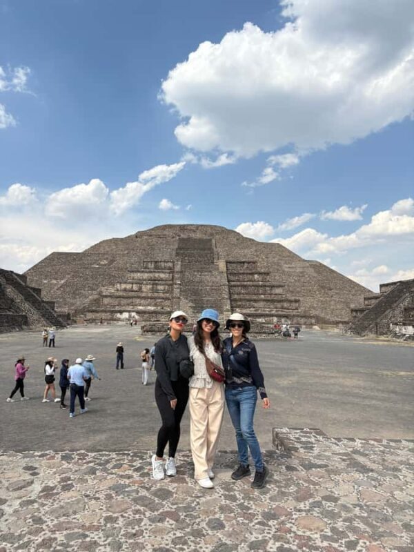 Travel through Teotihuacan, the Basilica, and enjoy a Mezcal tasting. - The Visit to the Basilica of Guadalupe