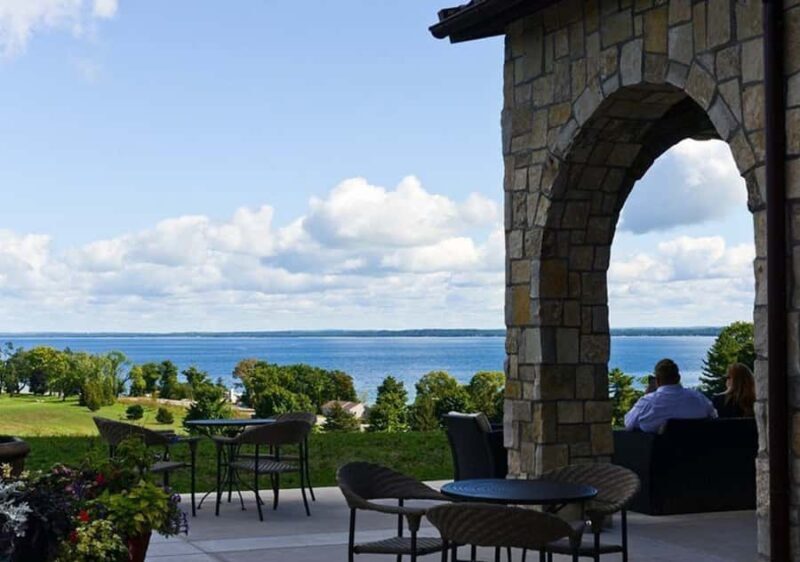 Traverse City: 5-Hour Old Mission Peninsula Wine Tour - Key Points