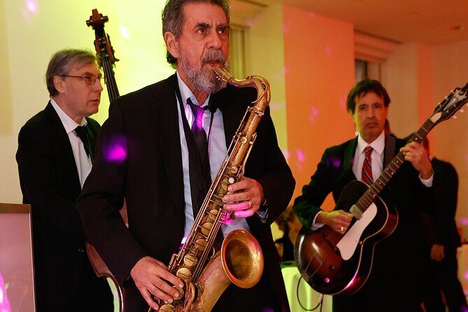 Tree Lighting Ceremony Indoor Viewing from 45 Rockefeller Center - Practical Details and Tips