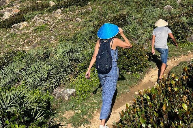 Trekking and Snorkeling in Nhn Lý - An In-Depth Look at the Tour Experience