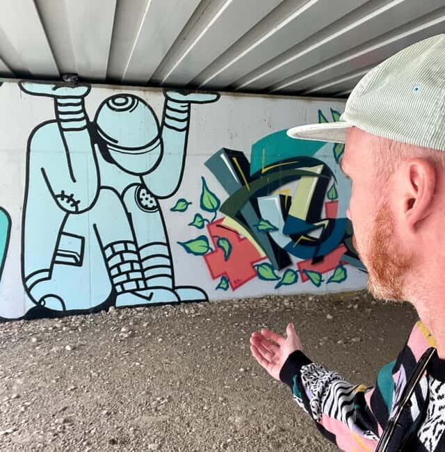 Trenín: Walking Street Art Tour - Discovering Trenín’s Street Art Scene