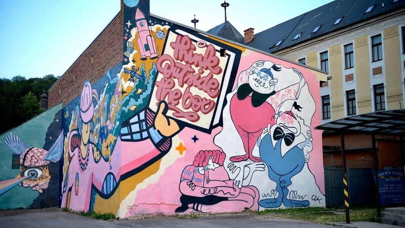 Trenín: Walking Street Art Tour - Lunch at Mak: A Painted Pancake Spot