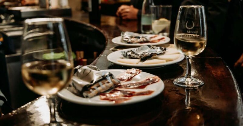 Triana: Authentic Flamenco & Tapas Tour - Key Points