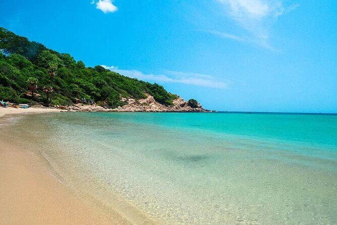 Trincomalee and Nilaveli beach Tour from Kandy - Day 1: Visiting Thirukoneswaram Kovil and Trincomalee’s Port