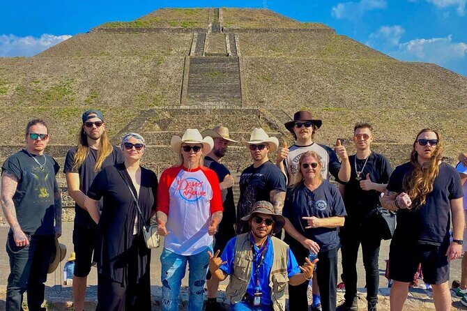 Trip to the Pyramids of Teotihuacan for private groups or family. - Key Points