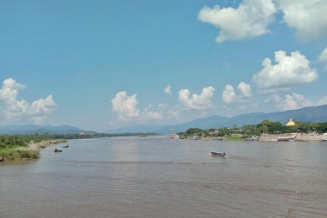 Trip with local driver Chiangrai - Transportation and Comfort